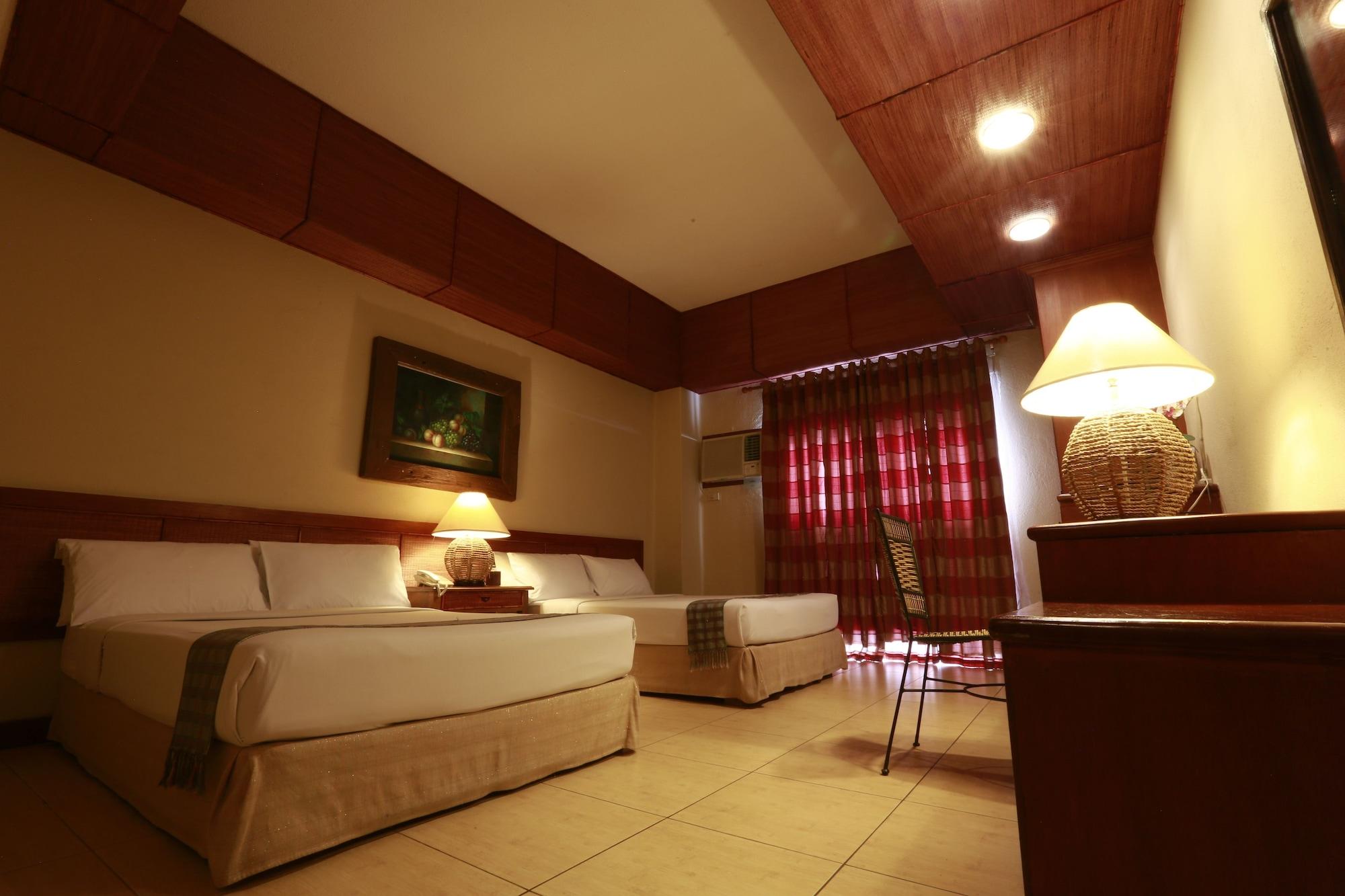 Java Hotel Laoag Esterno foto