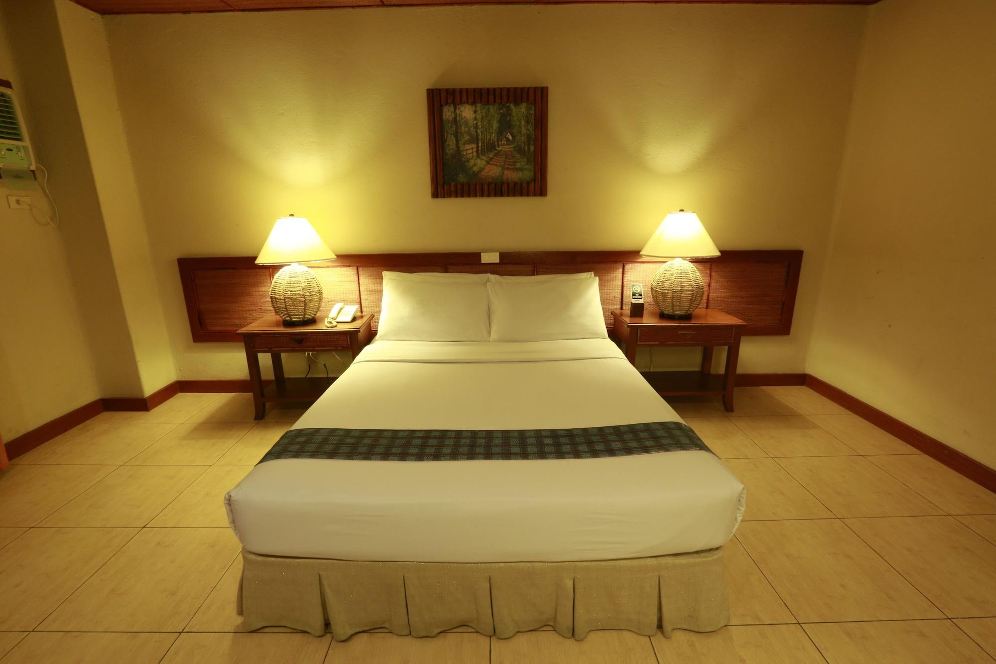 Java Hotel Laoag Esterno foto