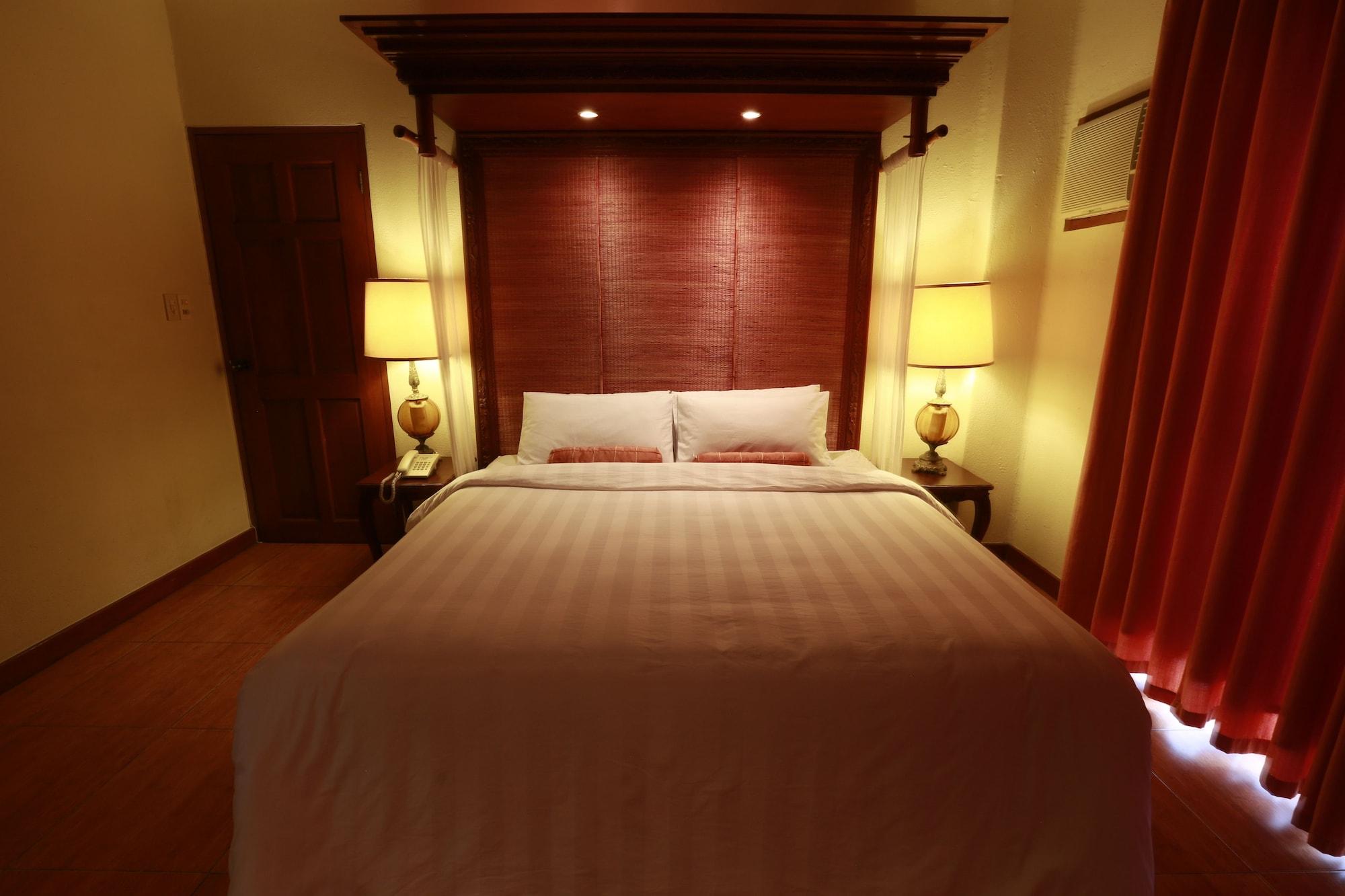 Java Hotel Laoag Esterno foto