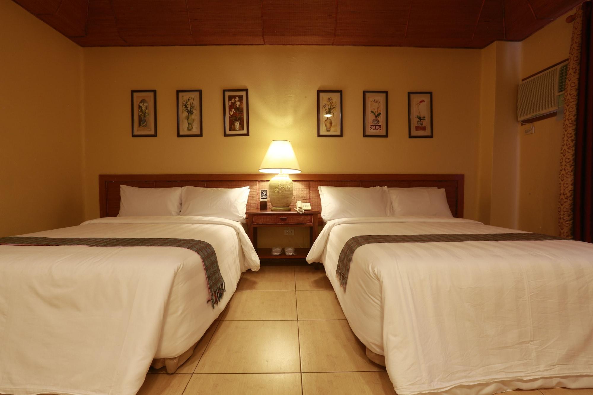 Java Hotel Laoag Esterno foto