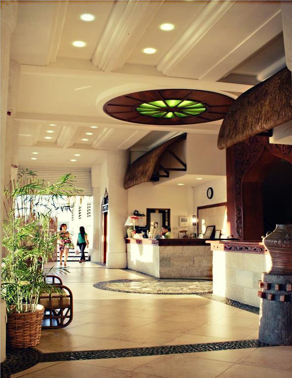 Java Hotel Laoag Esterno foto