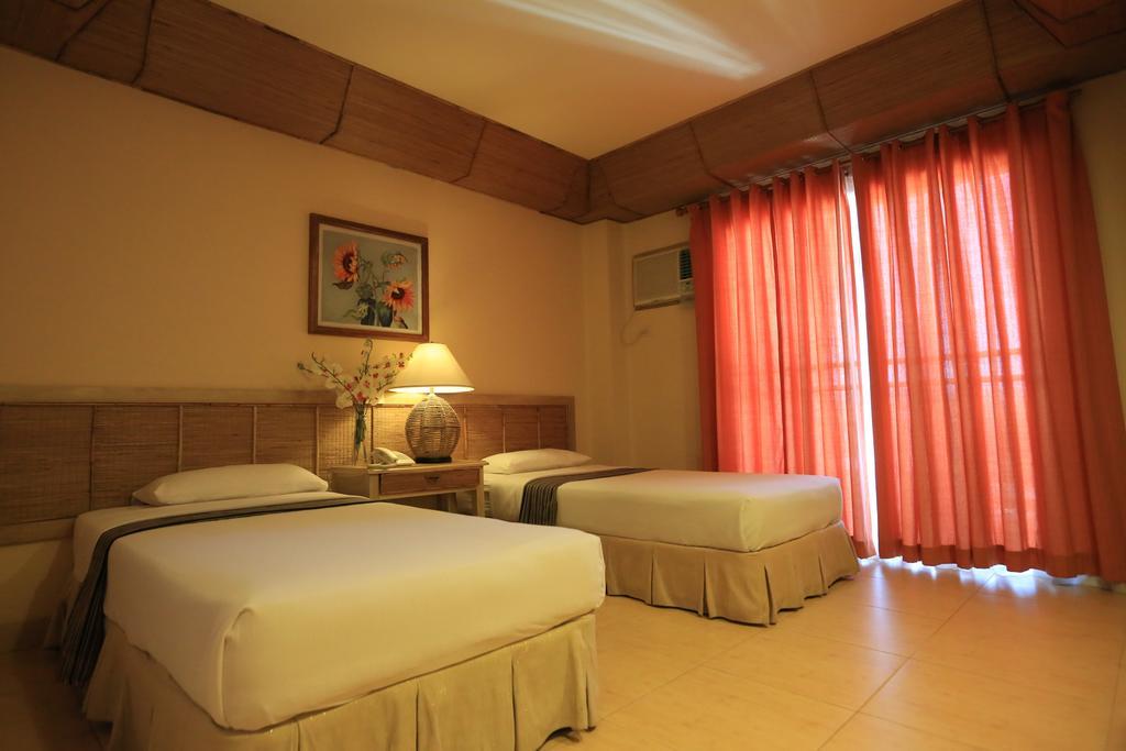 Java Hotel Laoag Esterno foto