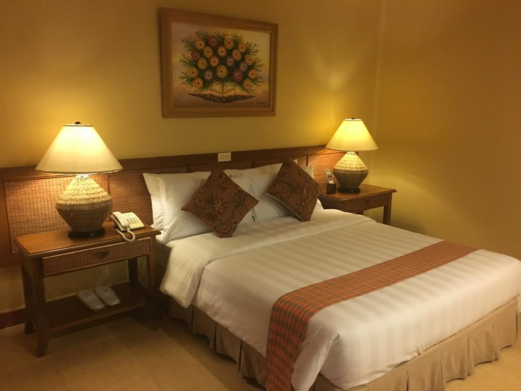 Java Hotel Laoag Esterno foto