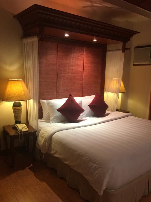 Java Hotel Laoag Esterno foto