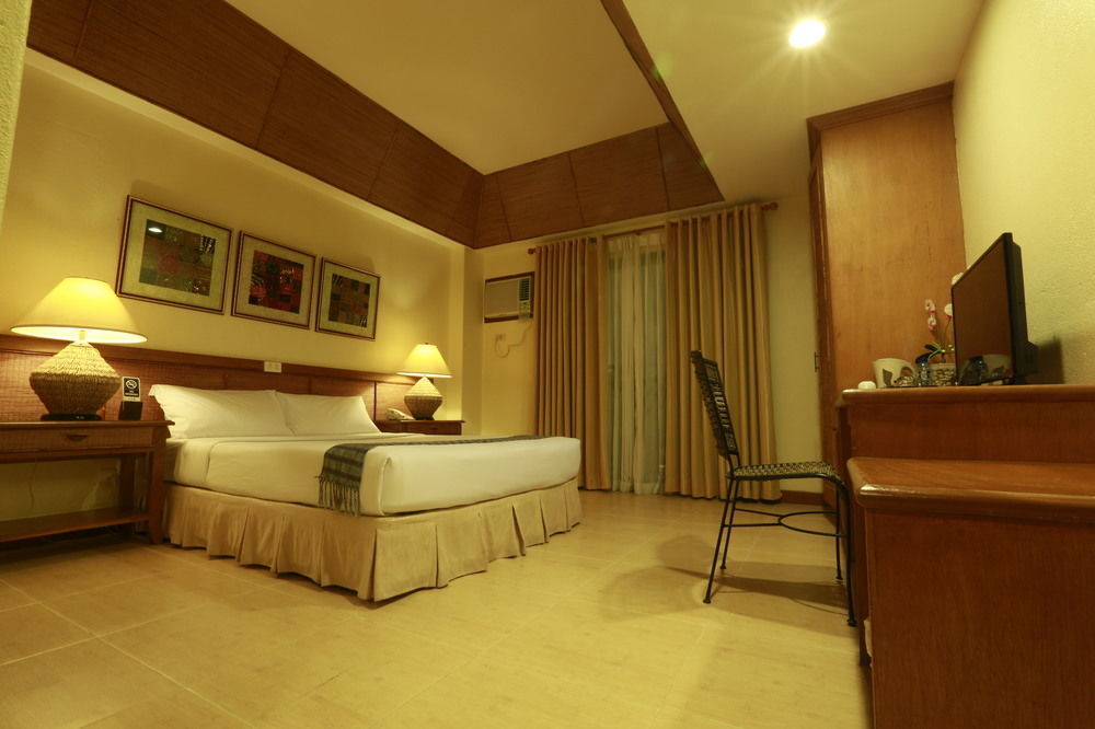 Java Hotel Laoag Esterno foto