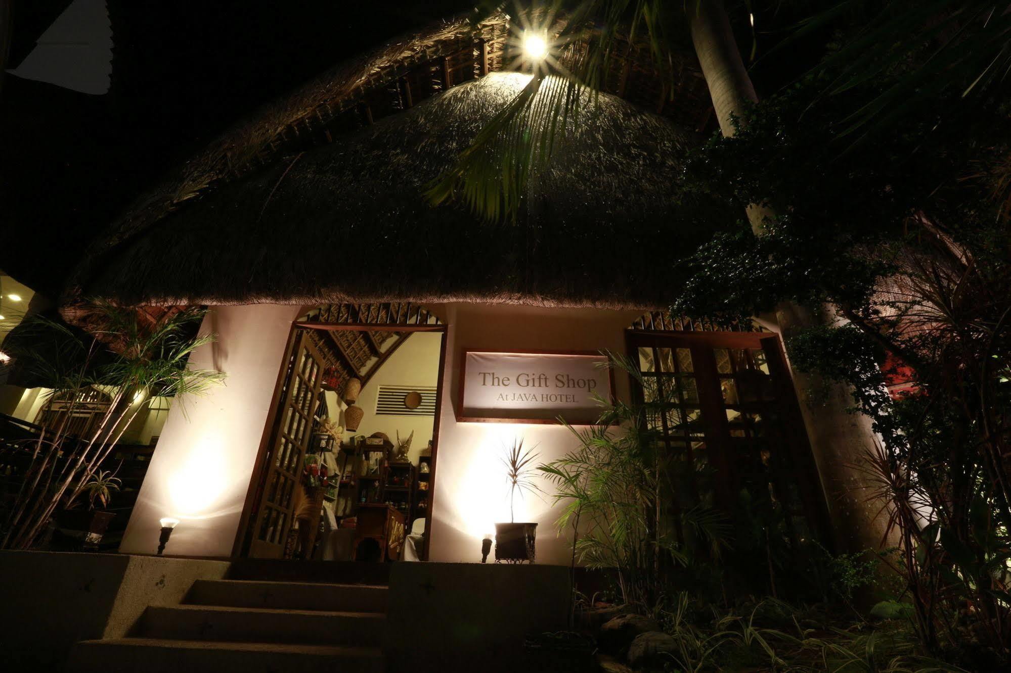 Java Hotel Laoag Esterno foto